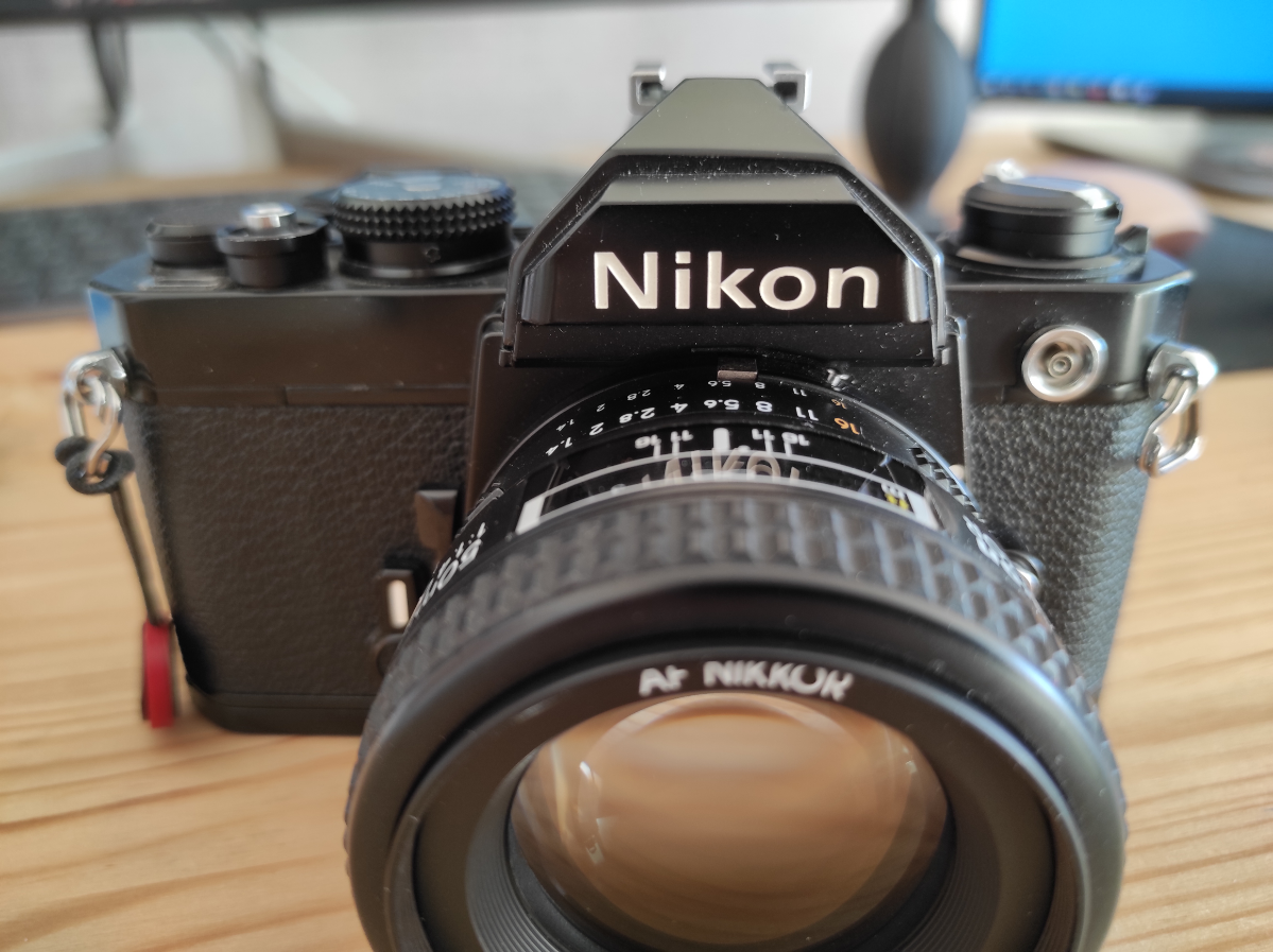 Тот случай, когда к моменту получения кадров успеваешь забыть, что снимал :)
Люблю всë-таки механику. Все эти крутилочки, рычажочки, фокусировку по клиньям Додена, и особенно - звук затвора | Сетка — социальная сеть от hh.ru