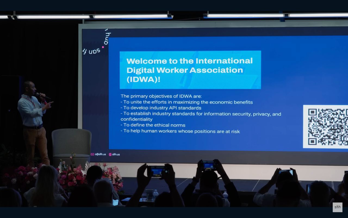Давид Ян продолжает попытки задизраптить мир работы. Теперь с digital workers. Это такие ai-ассистенты, которые могут прямо как обычные сотрудники выполнять конкретные функции в компании | Сетка — социальная сеть от hh.ru