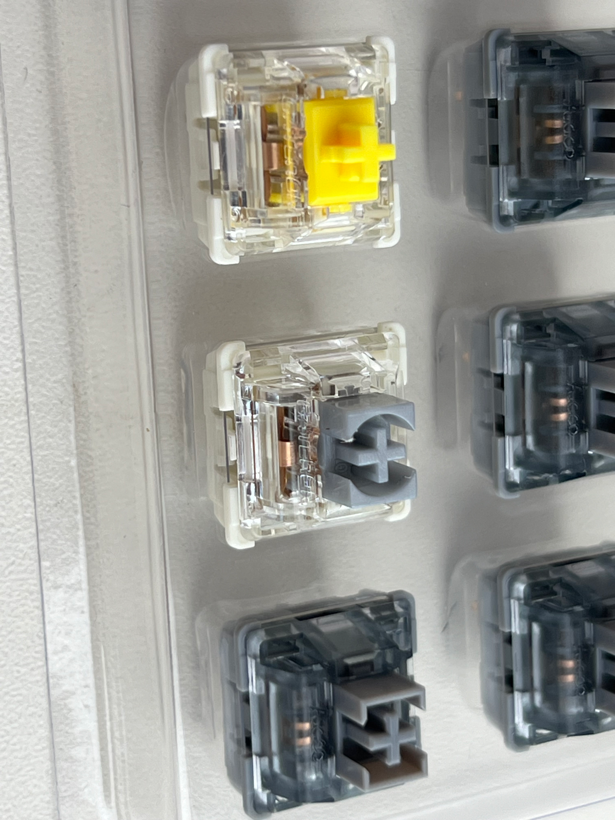 Доехали акко сильверы. Всегда использовал Gateron и решил сравнить. Доедет борд - добавлю сравнение сильвер свичей этих производителей. Но упаковка - моё почтение ;) | Сетка — социальная сеть от hh.ru