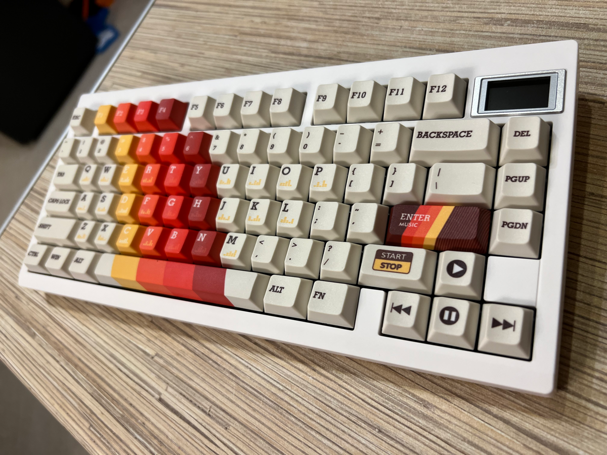 Все доехало, моды сделал, все смазал и вот мой новый любимый борд :) позже сделаю сравнение акко и гатеров по звуку :) | Сетка — социальная сеть от hh.ru