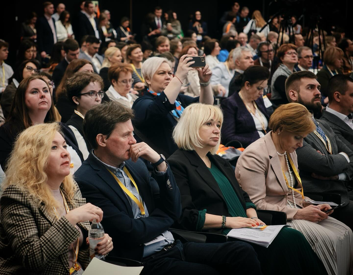 Международный форум труда 20-22 февраля 2024. Санкт-Петербург.
С командой поучаствовали в международном форуме, где все вместе поработали на стенде hh | Сетка — социальная сеть от hh.ru