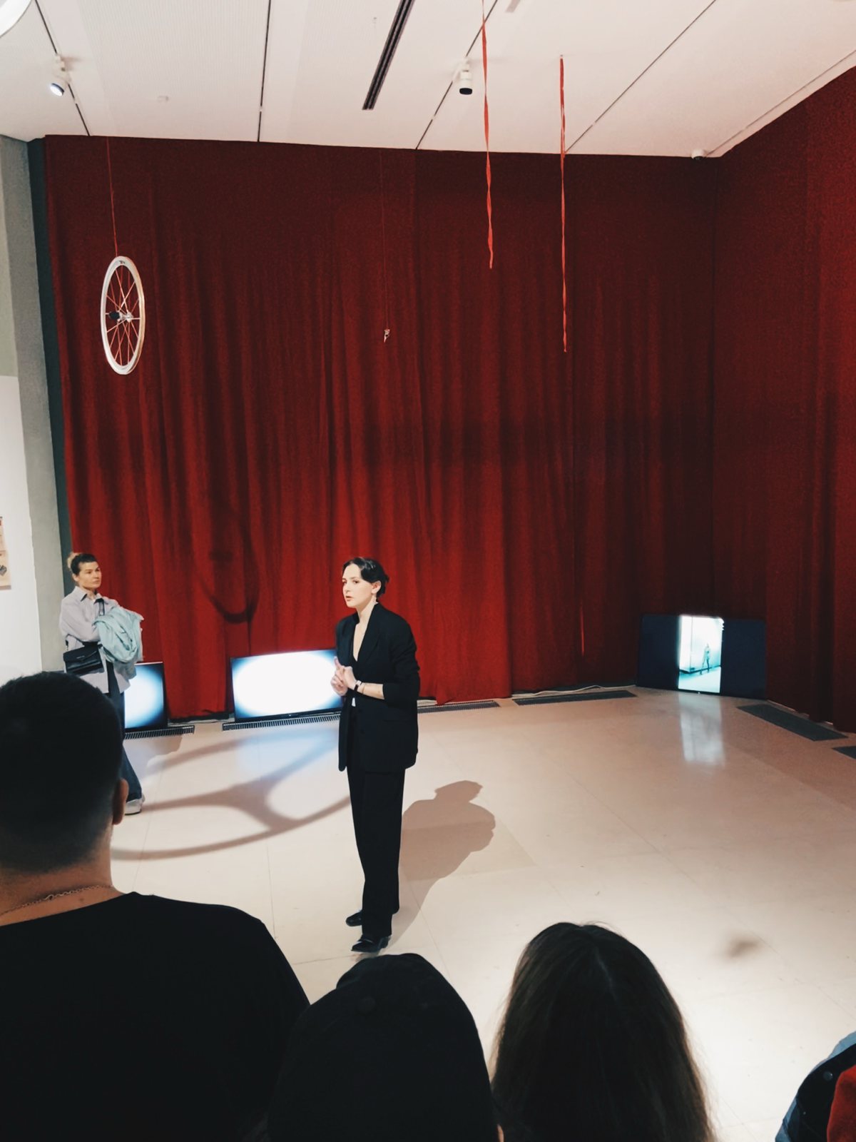 Ребят, совсем недавно я впервые оказалась в Музее современного искусства в Белграде. Хочу поделиться впечатлениями | Сетка — социальная сеть от hh.ru