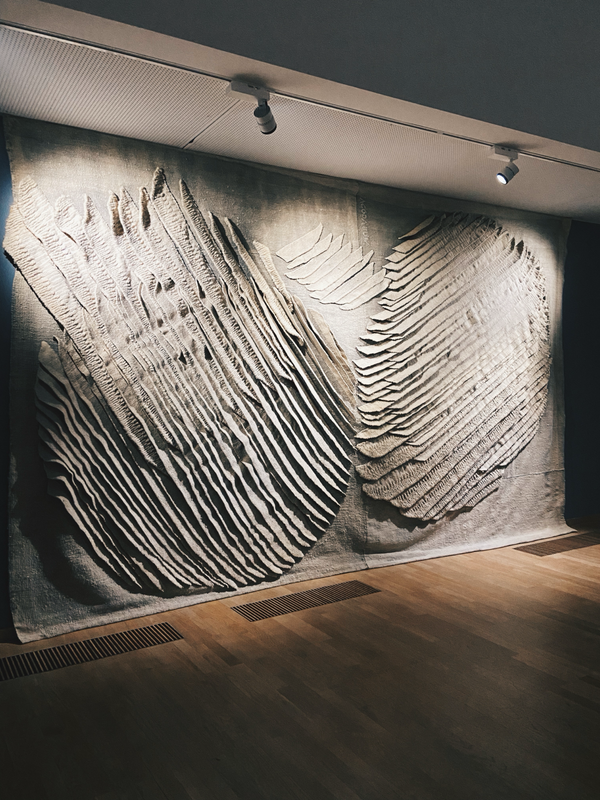 Ребят, совсем недавно я впервые оказалась в Музее современного искусства в Белграде. Хочу поделиться впечатлениями | Сетка — социальная сеть от hh.ru