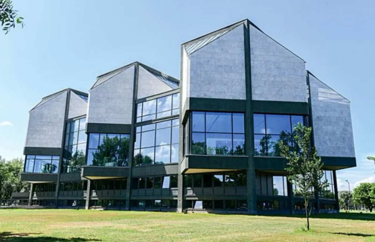 Ребят, совсем недавно я впервые оказалась в Музее современного искусства в Белграде. Хочу поделиться впечатлениями | Сетка — социальная сеть от hh.ru