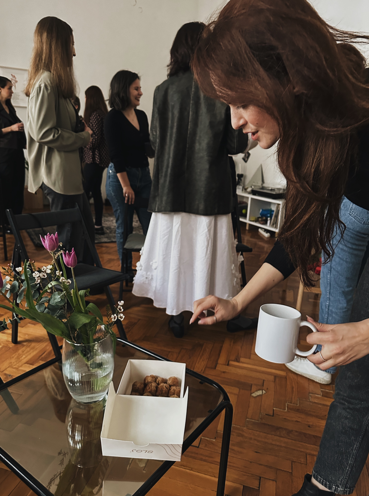 Все больше людей в наше время объединяются вокруг книжных клубов, и Белград не исключение. Как хорошо, что сейчас у нас есть сразу несколько таких проектов на выбор | Сетка — социальная сеть от hh.ru