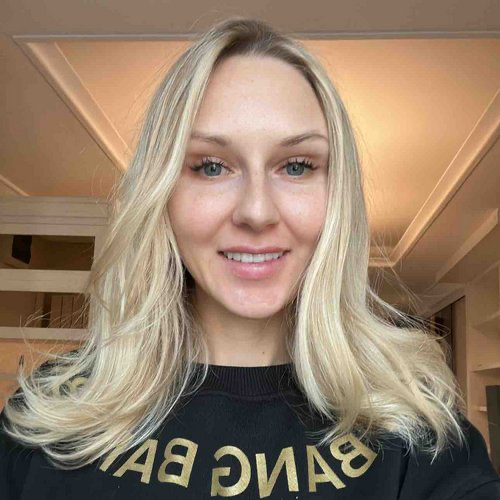 Лиза Иващенко