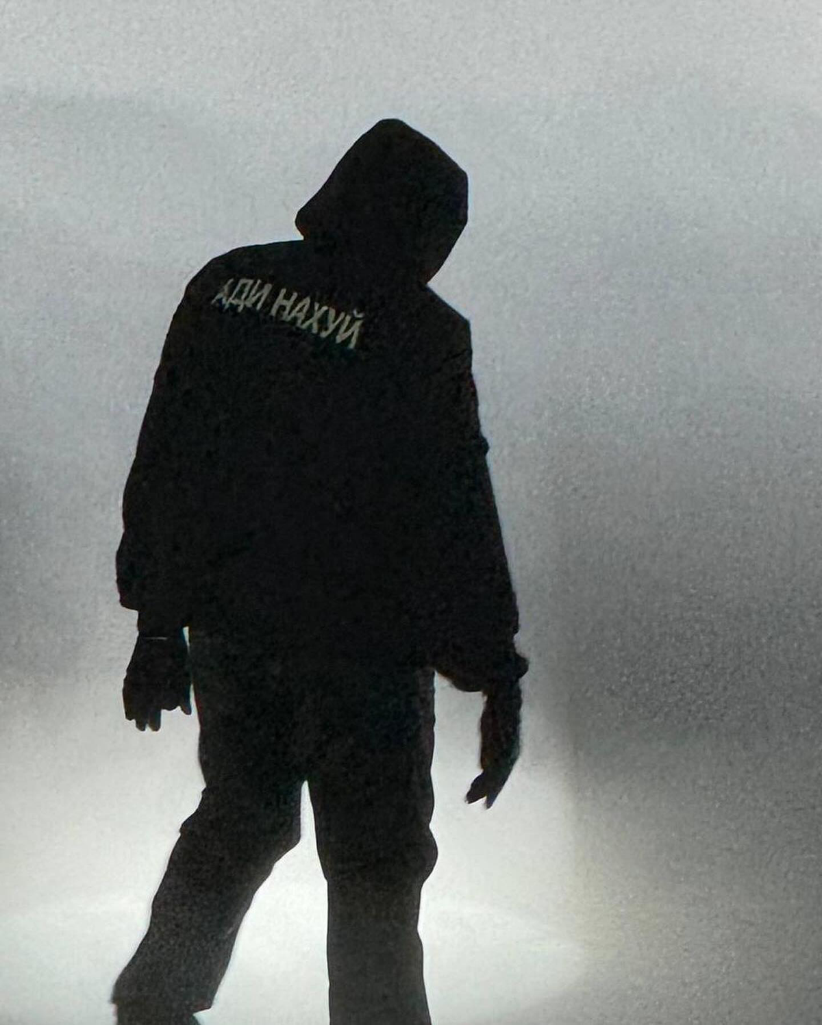 Kanye West был замечен на публике в футболке с надписями на русском, смысл которых понятен без слов
Самый настоящий русский маркетинг 😂 | Сетка — социальная сеть от hh.ru