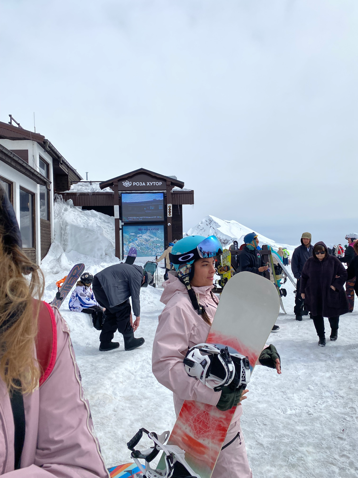 Очень давно хотела попасть на New Star Camp💗
Мечта сбылась ☺️
Потрясающая атмосфера 😌⛰❄️ | Сетка — социальная сеть от hh.ru