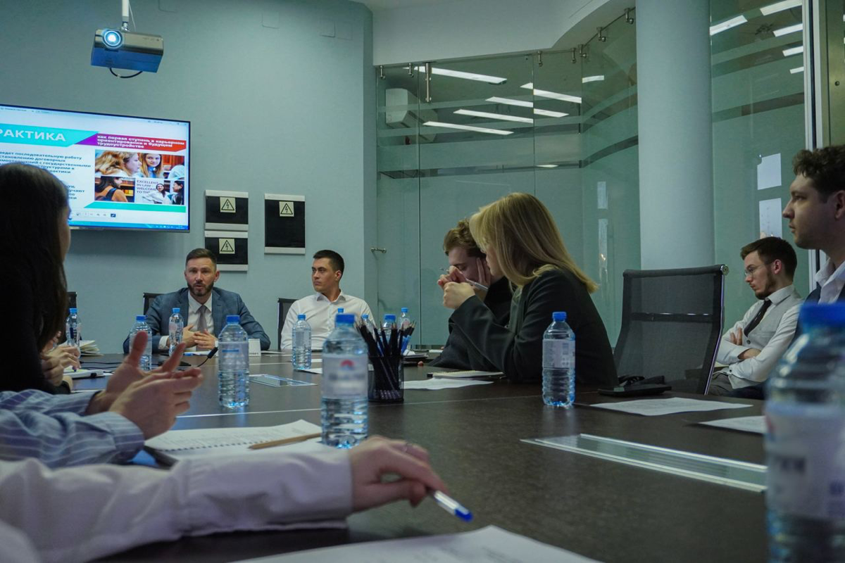 20 марта состоялось XI заседание Альянса молодых гуманитариев при участии проректора по кадровой политике МГИМО МИД России Морозова Владимира Михайловича | Сетка — социальная сеть от hh.ru