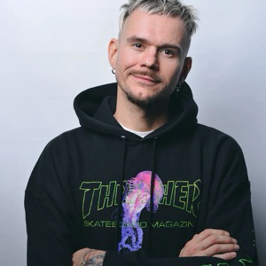 Максим Ларионов