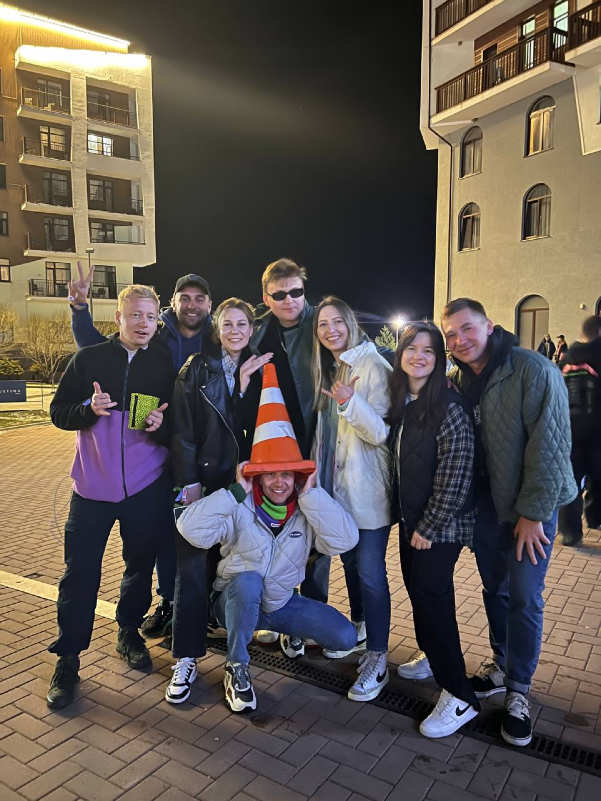 На New Star Camp мы живем свою лучшую жизнь ❤️
Это эпицентр классных, открытых людей! Лютой организации 🔥 Насыщенной программы! Гор, каталки, солнца, концертов, вечеринок, фильмов о спорте, смеха друз... | Сетка — социальная сеть от hh.ru