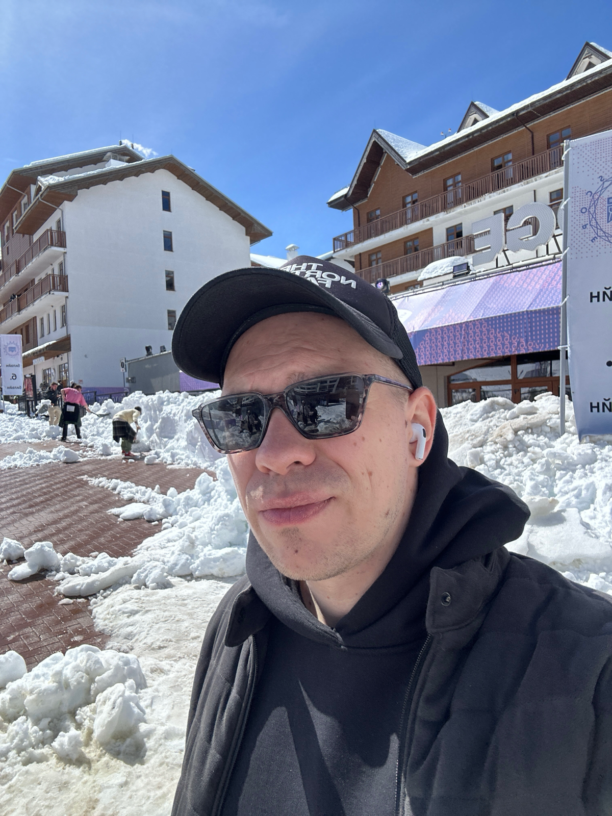 Всем привет. Познакомился с соц сетью на стадии закрытой бета версии на New Star Camp. Было круто провести время на кемпе, но хотелось бы больше IT знакомств в этот приезд | Сетка — социальная сеть от hh.ru