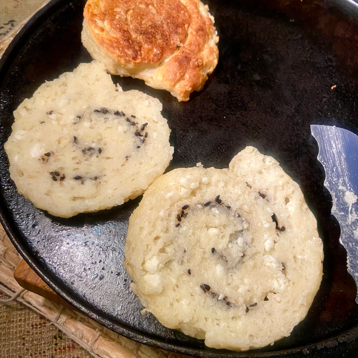 Как-то раз отправил фото своих сырников вместо семейного чата в тг-канал криптанов. Они даже прекратили обсуждение проблем с выводом битка с горячего кошелька на холодный. Пока я пост не удалил. | Сетка — социальная сеть от hh.ru