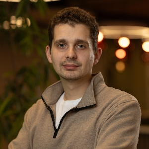 Михаил Макаров