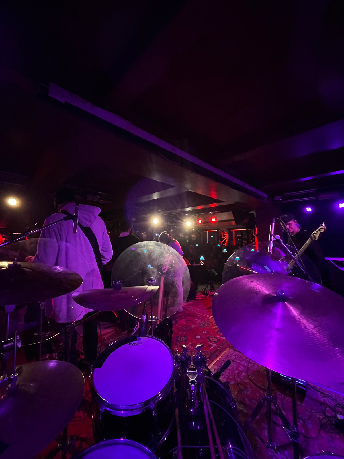 Расскажу про нерабочую часть жизни:
- 14 лет сноубординга ( почему я еще не на FWT??)
- еще больше лет - MTB, в разных итерациях )
- барабаны, преимущественно RnB, Neo-soul (до встречи на джемах в Мос... | Сетка — социальная сеть от hh.ru