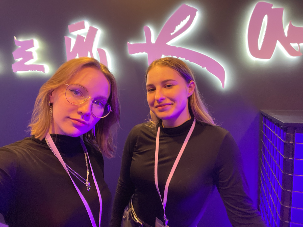 Всем привет! Желаем продуктивного Кэмпа и интересных знакомств:)
Гаврилова Даша, product manager Точка Реклама. Уже несколько лет живу b2b продуктами, в частности e-com | Сетка — социальная сеть от hh.ru