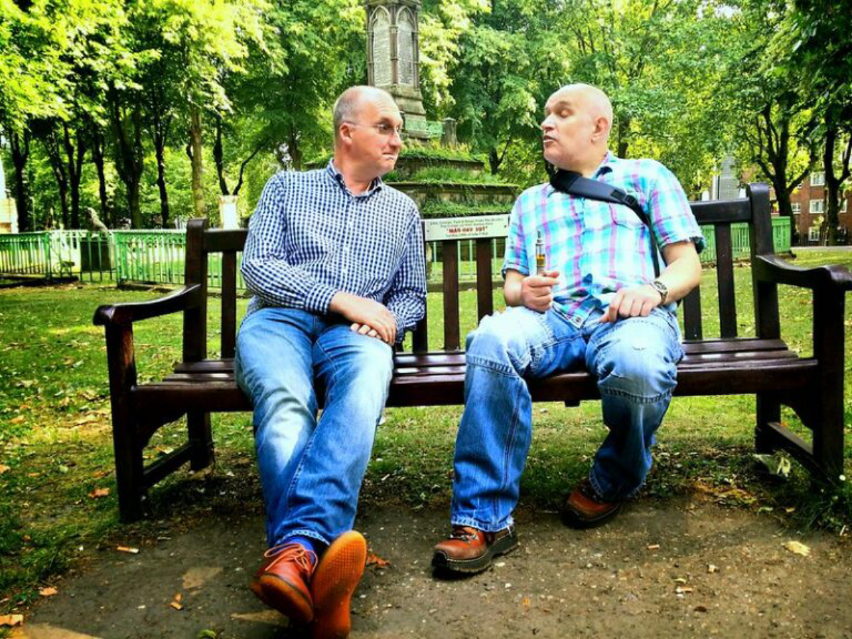 Не порок, а стратегия: эволюционные преимущества сплетен | Сетка — социальная сеть от hh.ru