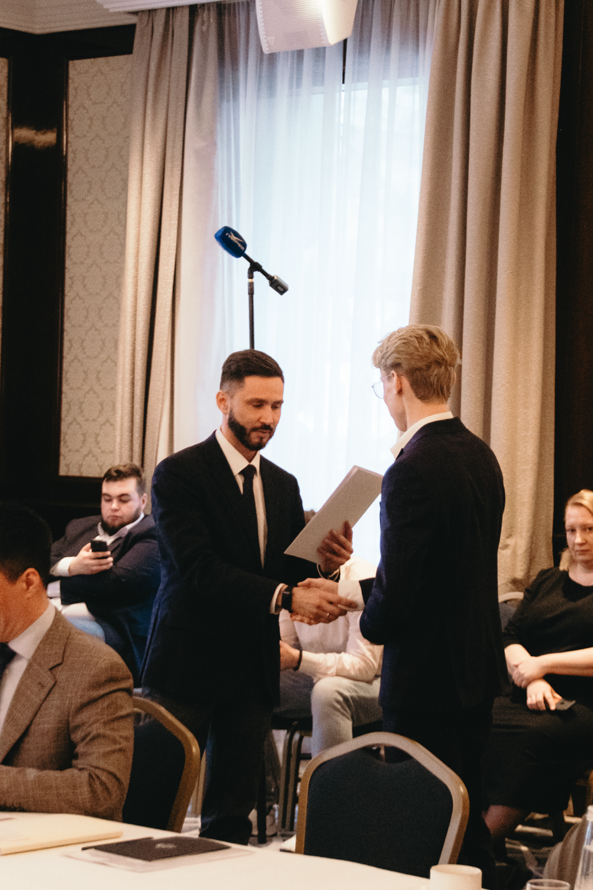 22 апреля в отеле The Carlton прошло второе заседание Наблюдательного совета АРМ и первое заседание Альянса молодежных советов | Сетка — социальная сеть от hh.ru