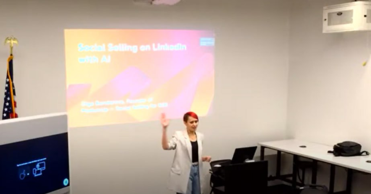 AI-сценарии и промпты для Social Selling
Недавно прошла моя первая оффлайн-презентация на английском в Остине. И не только в Остине, но и в принципе в США | Сетка — социальная сеть от hh.ru