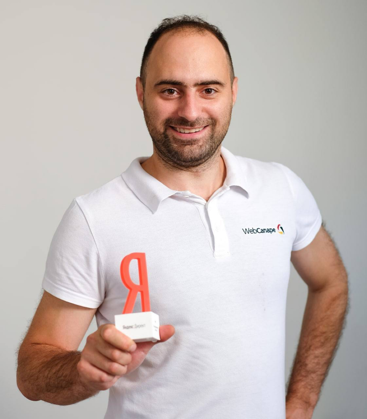 Меня зовут Евгений Чуранов, директор по маркетингу digital-агентства WebCanape, эксперт Яндекса по обучению.
15 лет я работаю в сфере интернет-маркетинга | Сетка — социальная сеть от hh.ru