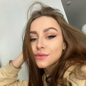 Алиса Золотова