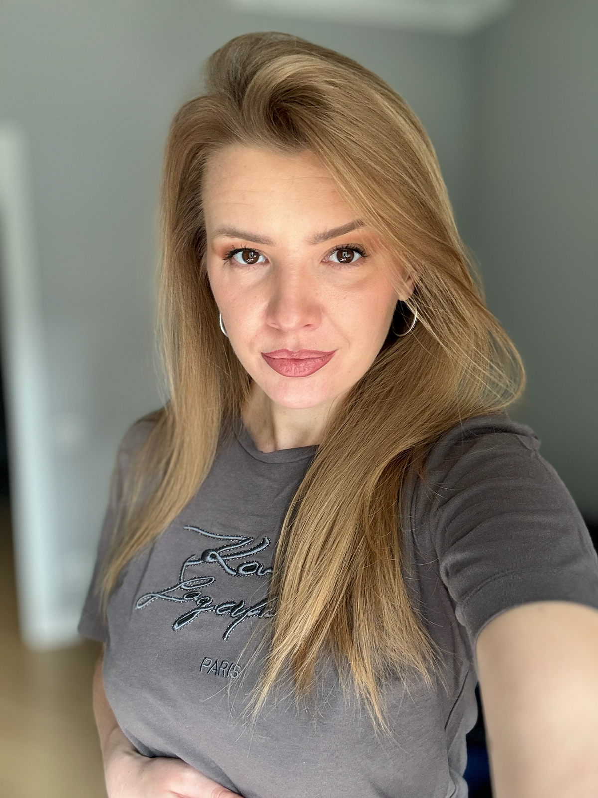 Первый пост знакомство😄
В данный момент я совмещаю найм и фриланс.
Найм - управляю небольшой сетью магазинов, про эту часть моей работы будет мало инфы, так как я хочу больше развиваться во фрилансе | Сетка — социальная сеть от hh.ru