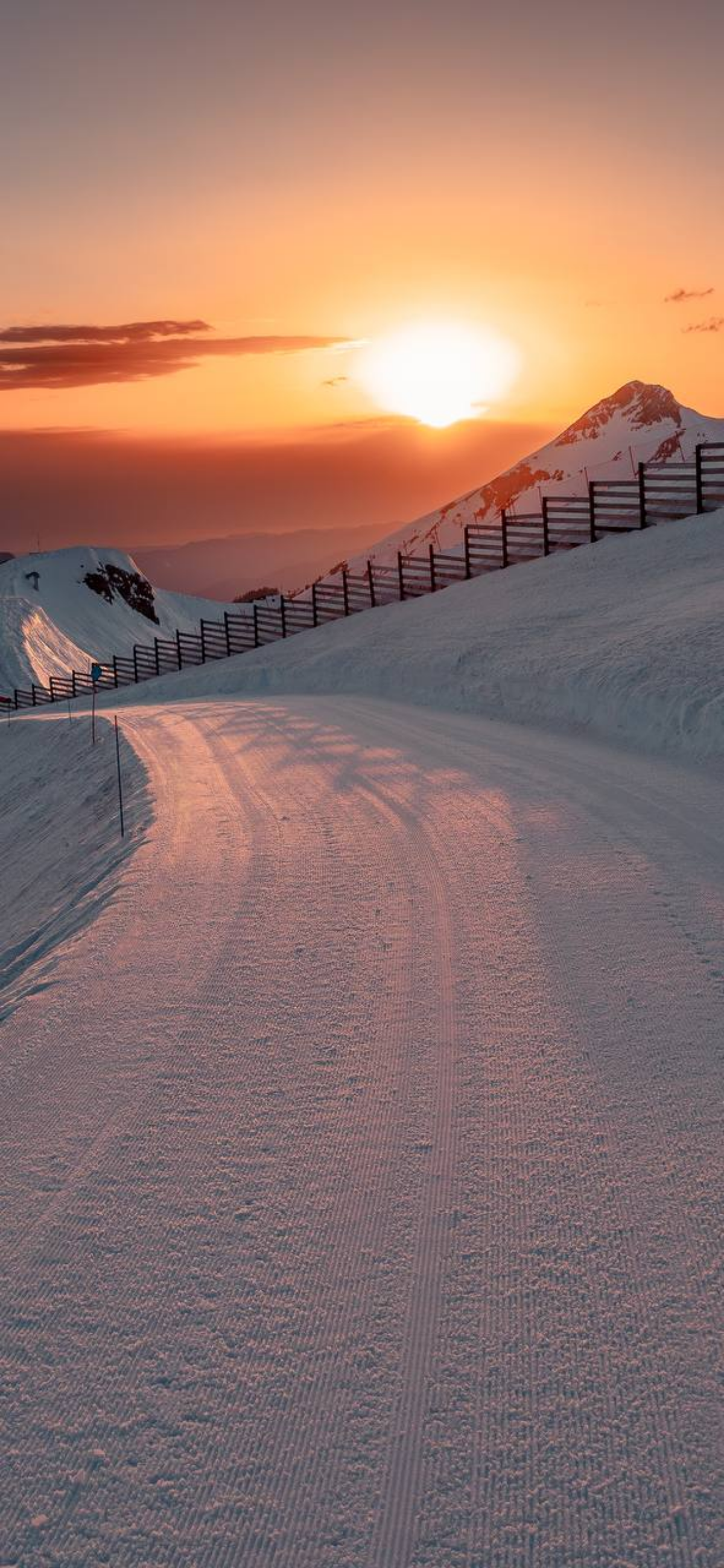 Снимаем ваше катание на склонах курорта Роза Хутор. Монтируем видео ролики. | Сетка — социальная сеть от hh.ru