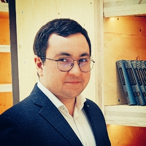 Илья Толстоухов