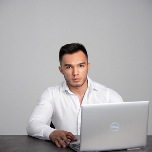 Шохрух Адхамов