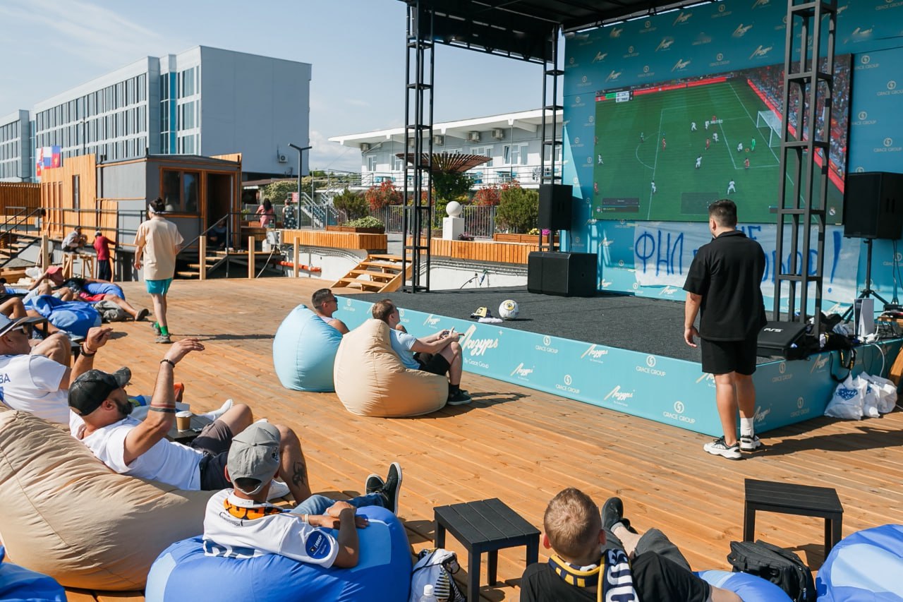 Одни из самых лучших идей лежат на поверхности и, зачастую, мы их не замечаем.
Один свежих примеров - ФК Сочи, который, к сожалению, покинул РПЛ | Сетка — социальная сеть от hh.ru