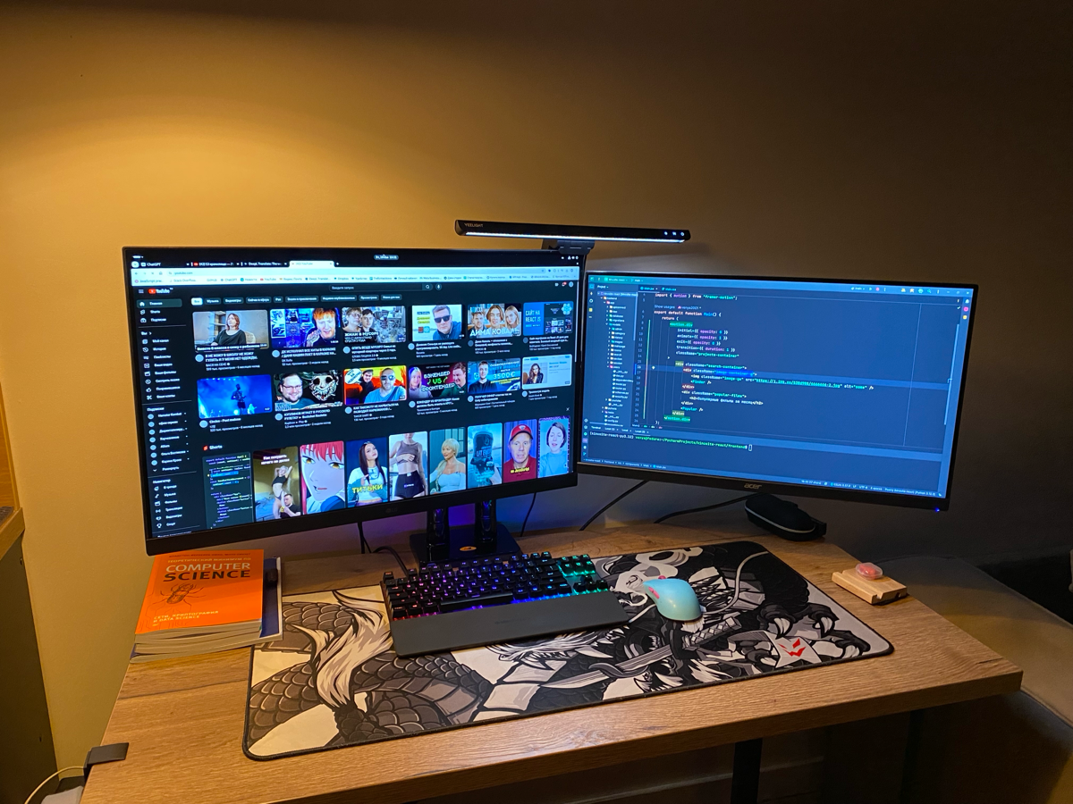 Нет идей для первого поста. 
Так что первым выставлю своё рабочее место, чтобы покрасоваться :) | Сетка — социальная сеть от hh.ru