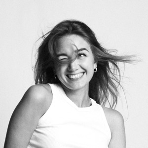 Аня Любимская