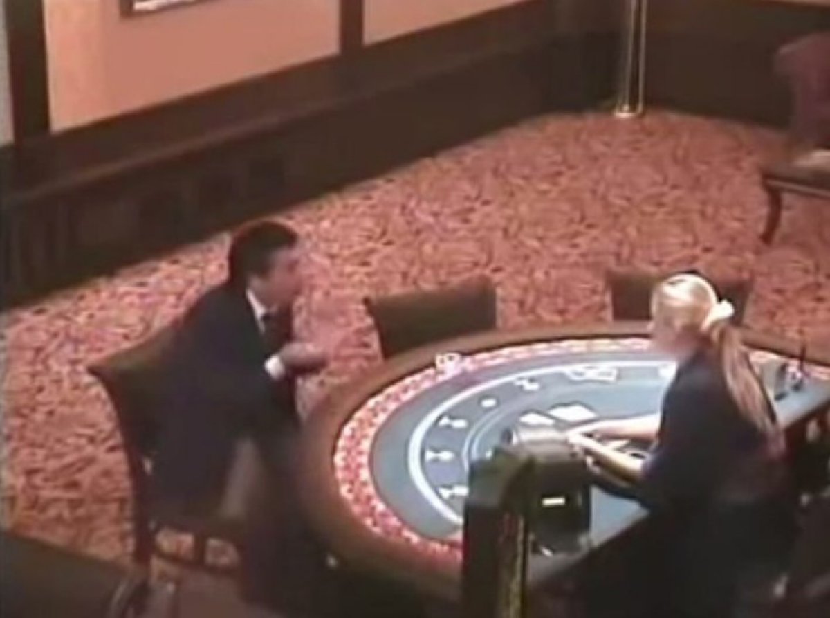 Это просто тестовый первый пост с моей самой любимой иллюстрацией. Подпись можете сами предложить в комментах (мой пост кто-нибудь увидит вообще =D ?) | Сетка — социальная сеть от hh.ru