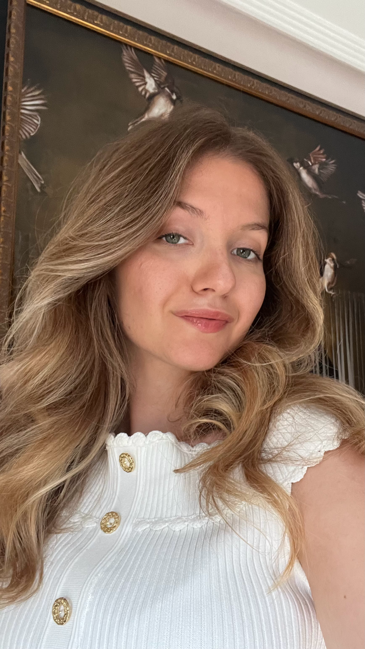 Всем ни хао! ㊗️
Меня зовут Арина, я Growth Ops Manager в международном агентстве Hype и маркетинговый стратег | Сетка — социальная сеть от hh.ru