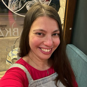 Яся Нежинская