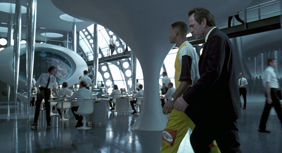 Рассказываю про известные (и не очень) дизайнерские вещи в произведениях массовой культуры 🎞
Лучшего произведения, чтобы начать рассказывать о предметах дизайна в популярной культуре, трудно найти | Сетка — социальная сеть от hh.ru