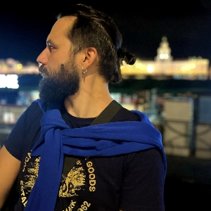 Руслан Тихомиров