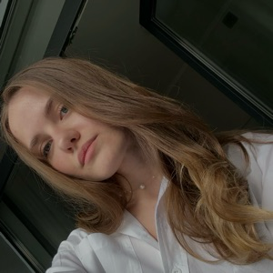 Влада Новикова