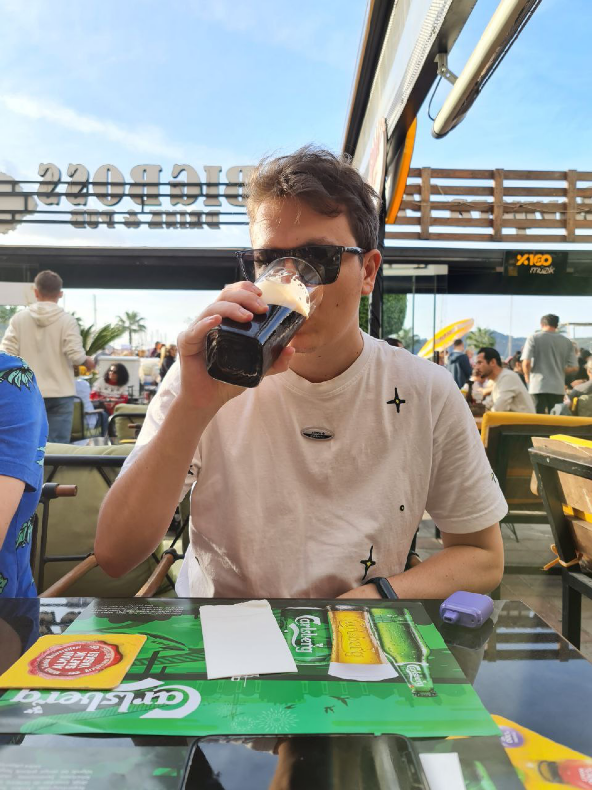 Всем привет, я фронтенд разработчик. Люблю пиво 🍺 и игры 👾, а также свои маленькие пет проекты, с которыми возможно я буду делиться здесь | Сетка — социальная сеть от hh.ru