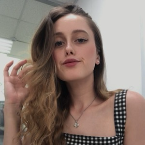 Арина Шарова | Сетка — социальная сеть от hh.ru