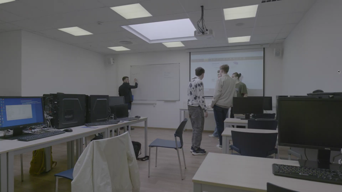 Приятно быть в числе организаторов первого хакатона для школ | Сетка — социальная сеть от hh.ru