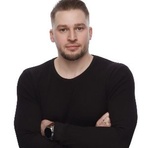 Артем Следнев