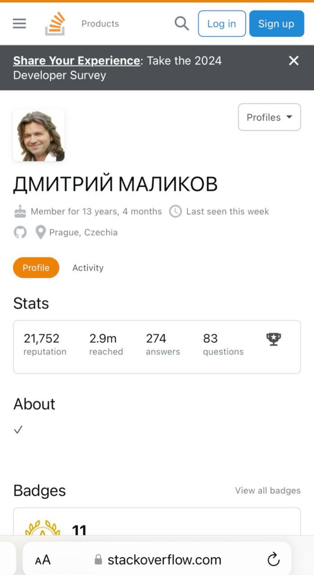 В Твиттере нашли аккаунты Дмитрия Маликова на  GitHub https://github.com/dmalikov и 
Stack Overflow https://stackoverflow | Сетка — социальная сеть от hh.ru