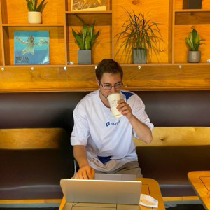 Артем Медведев