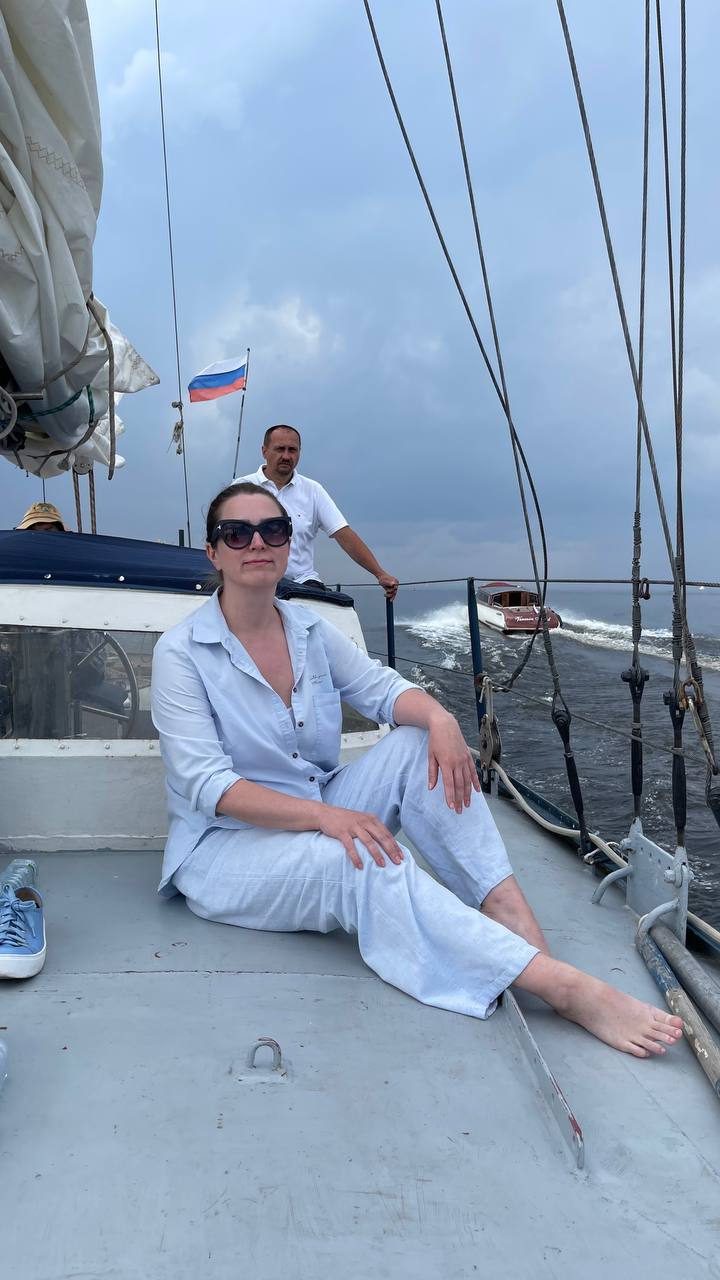 Восстановление батарейки к трудовым будням происходит так
В рамках лета, наслаждаемся 💙 возможностями⛵️
И продолжаем расширять список летних дел ✔️✔️✔️ | Сетка — социальная сеть от hh.ru