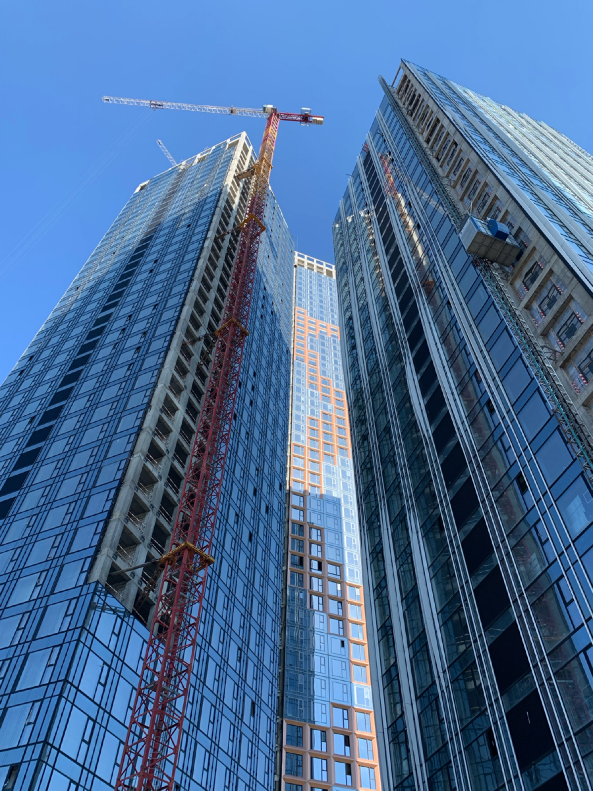 Привет со стройки проекта Level Мичуринский🏗️
На подходе завершение 1-го полугодия, немного о результатах:
Раскачали онлайн покупку для брокеров, ипотеку, и принесли неплохой процент годовому KPI -2,6... | Сетка — социальная сеть от hh.ru