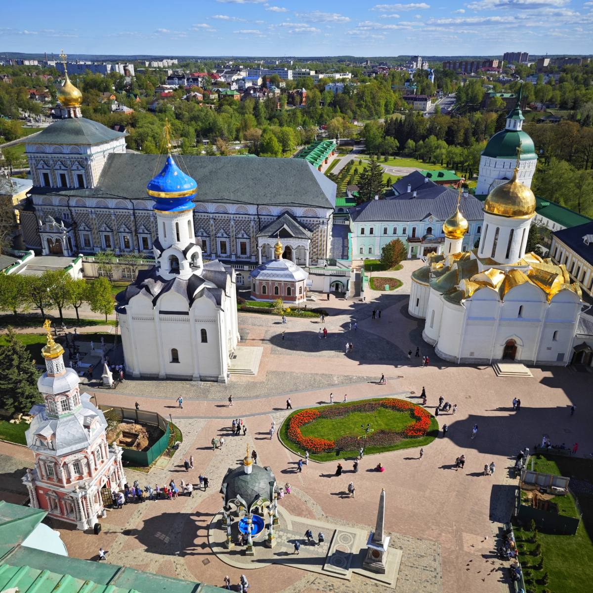 Из пяти Святых Лавр Православной Руси до поездки в Сергиев Посад я был только в трёх: посвящённых святому благоверному князю Александру Невскому в Санкт-Петербурге, Иоанну Затворнику Святогорскому в 1... | Сетка — социальная сеть от hh.ru