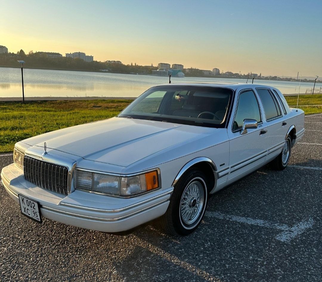 Вторая часть семейки Аддамс, увы, не может похвастаться такими же шикарными образцами дизайна | Сетка — социальная сеть от hh.ru