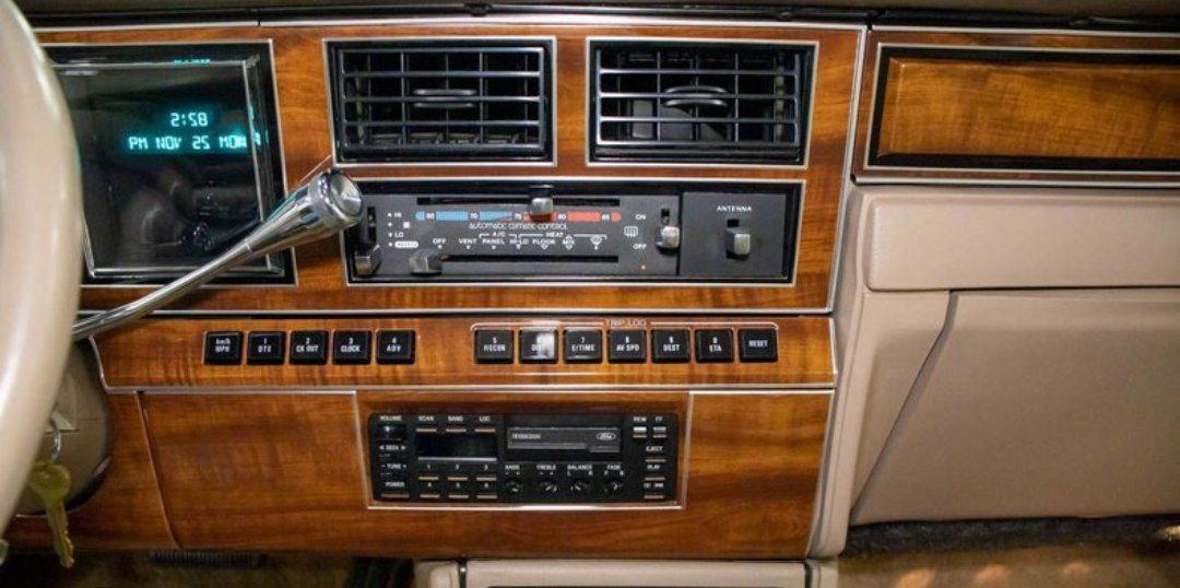 Вторая часть семейки Аддамс, увы, не может похвастаться такими же шикарными образцами дизайна | Сетка — социальная сеть от hh.ru