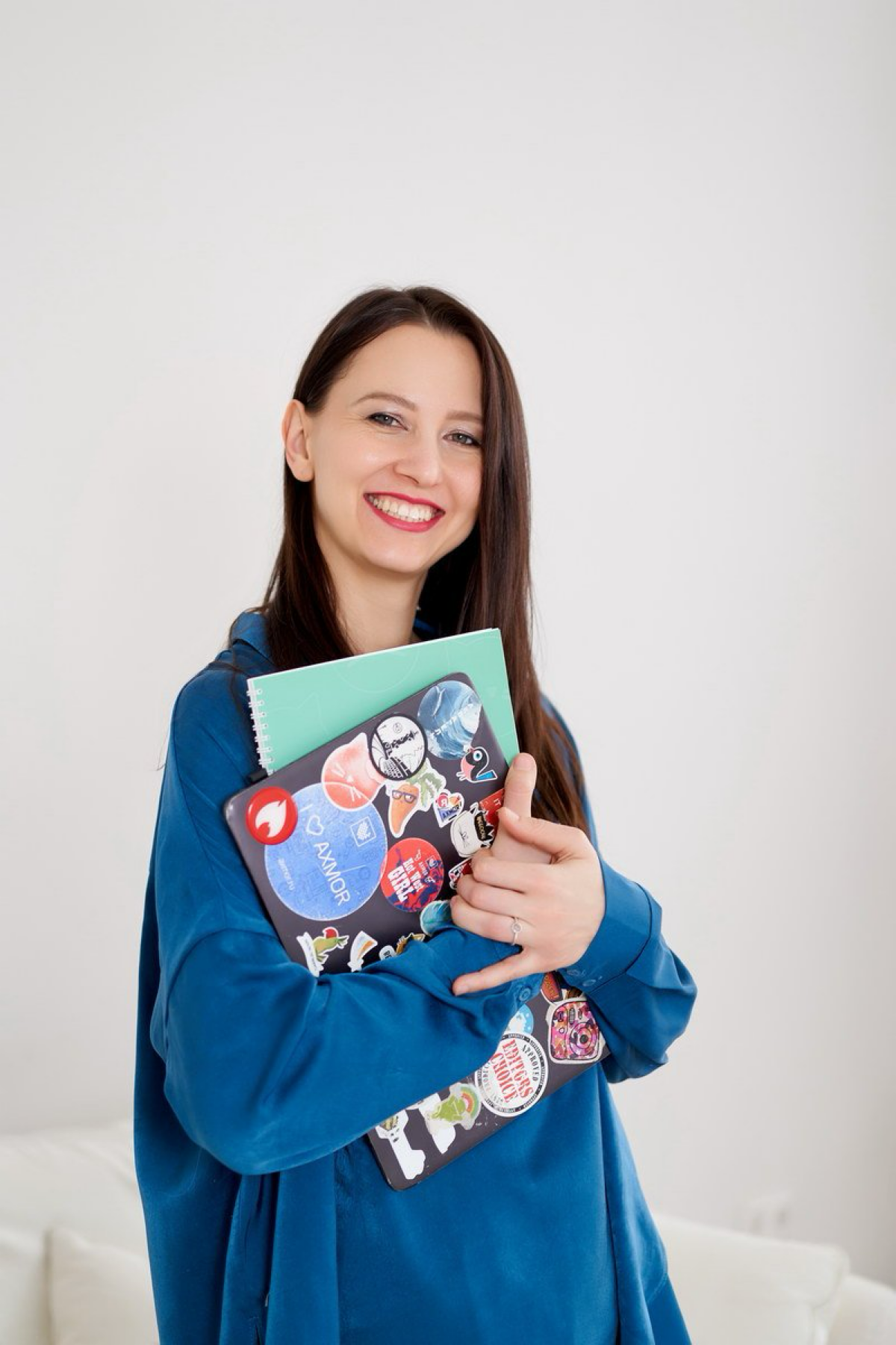 Привет) я Светлана, HR, карьерный коуч и человек с параллельными карьерами. Совмещаю найм и фриланс, потому что считаю, что не нужно выбирать или/или, а можно сделать и/и | Сетка — социальная сеть от hh.ru